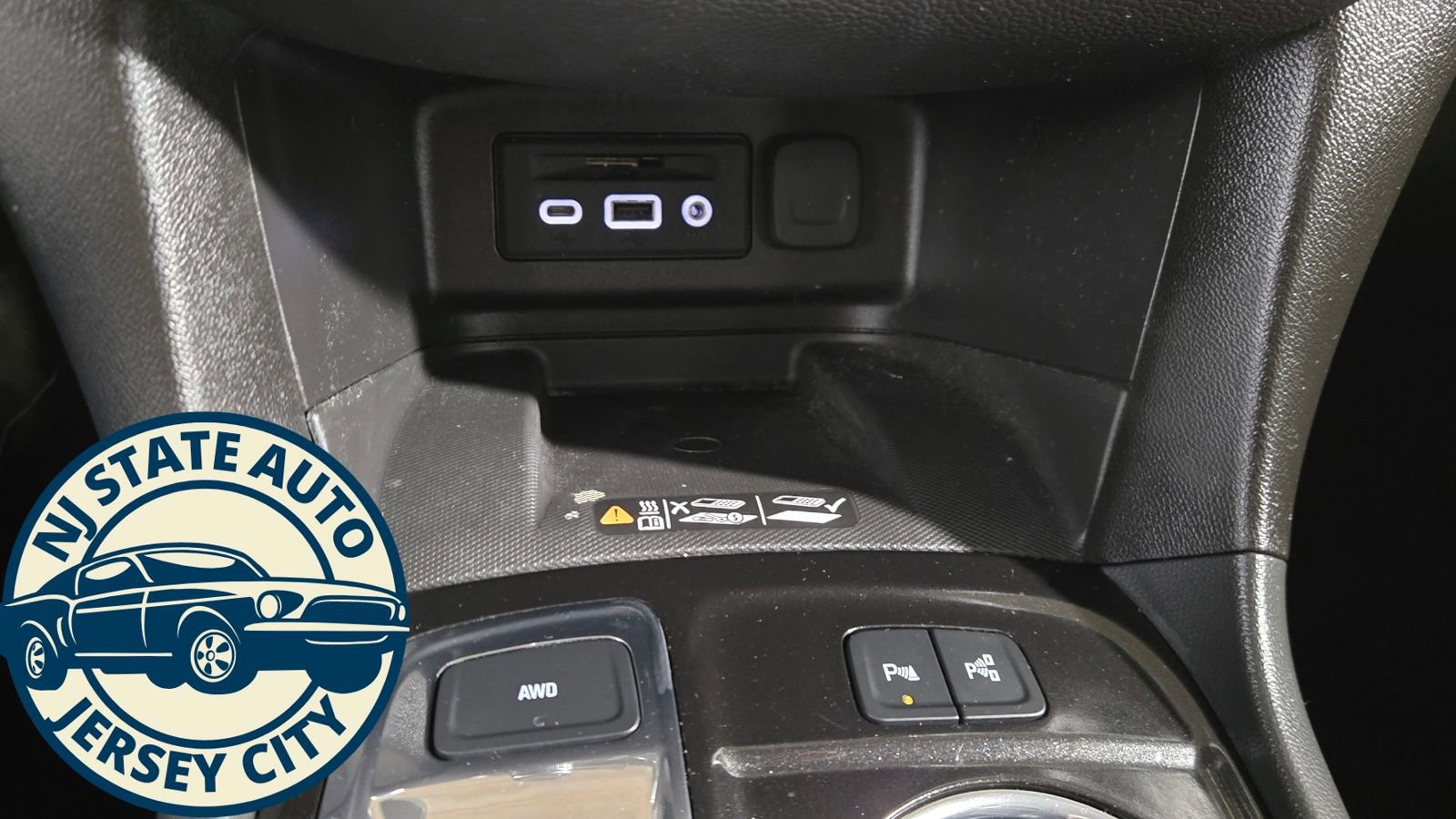 Used 2024 Chevrolet Equinox Premier AWD/4WD image 15