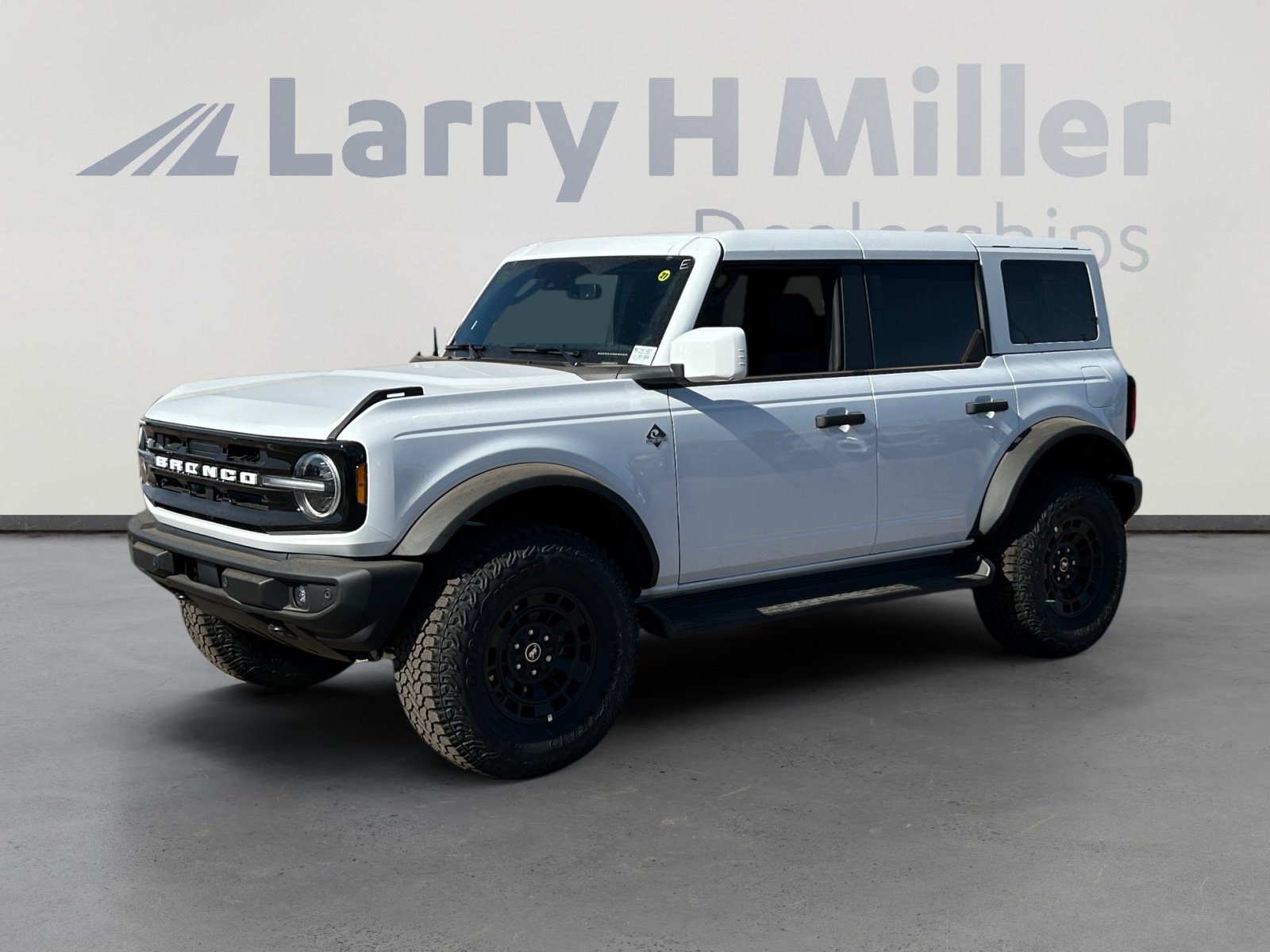 New 2026 Ford Bronco Outer Banks w/ Sasquatch Package