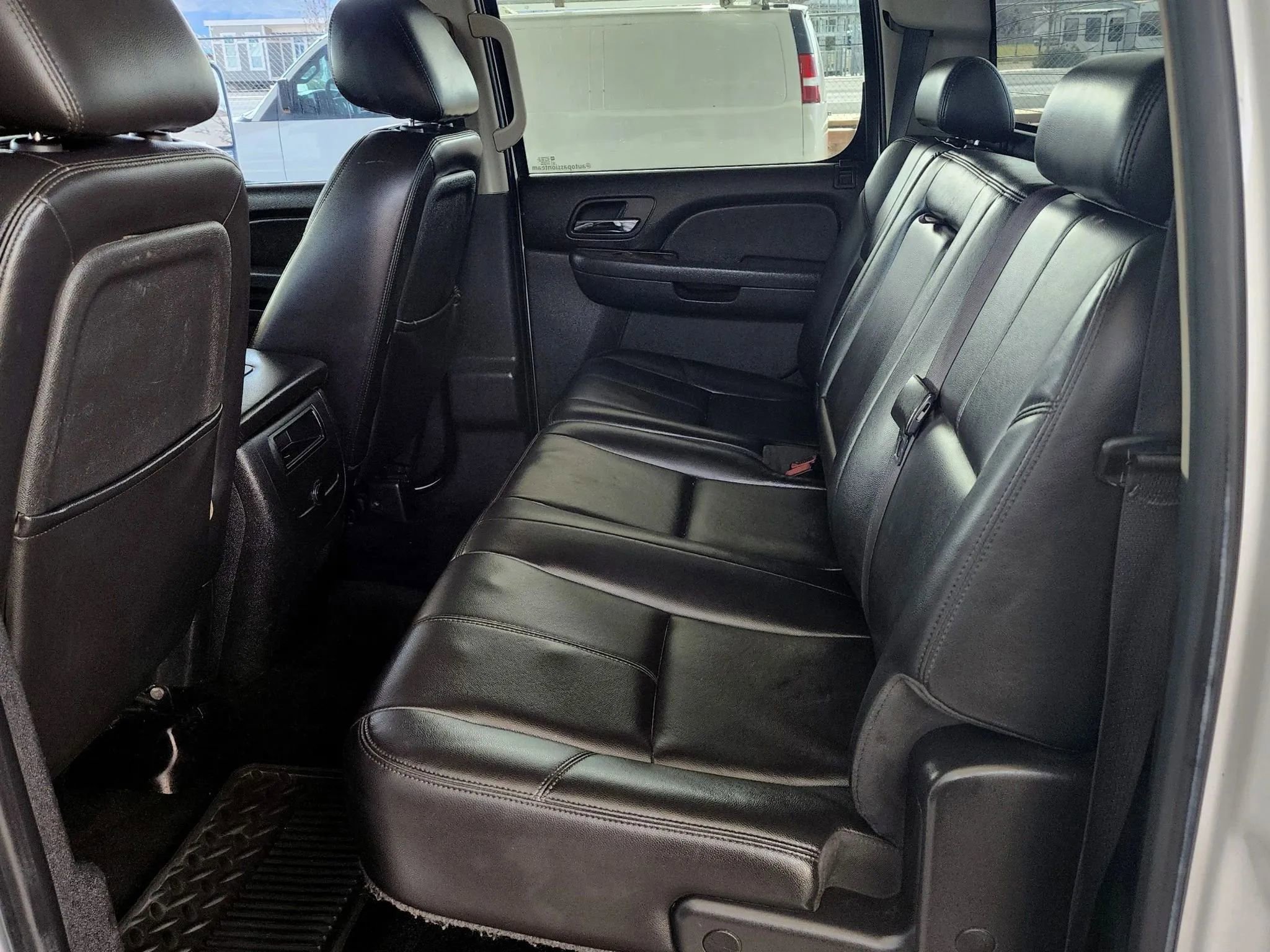 Used 2010 Chevrolet Silverado 2500 LTZ AWD/4WD image 38