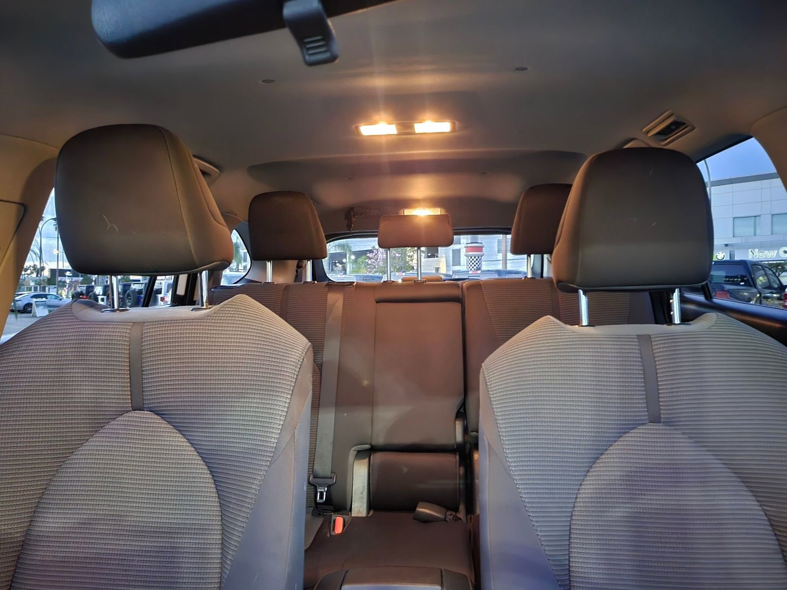 Used 2021 Toyota Highlander LE image 27