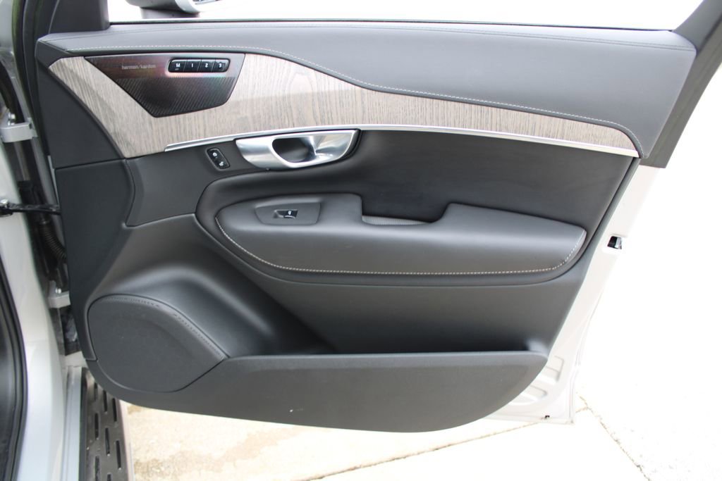 Used 2023 Volvo XC90 T8 Ultimate w/ Protection Package Premier image 26