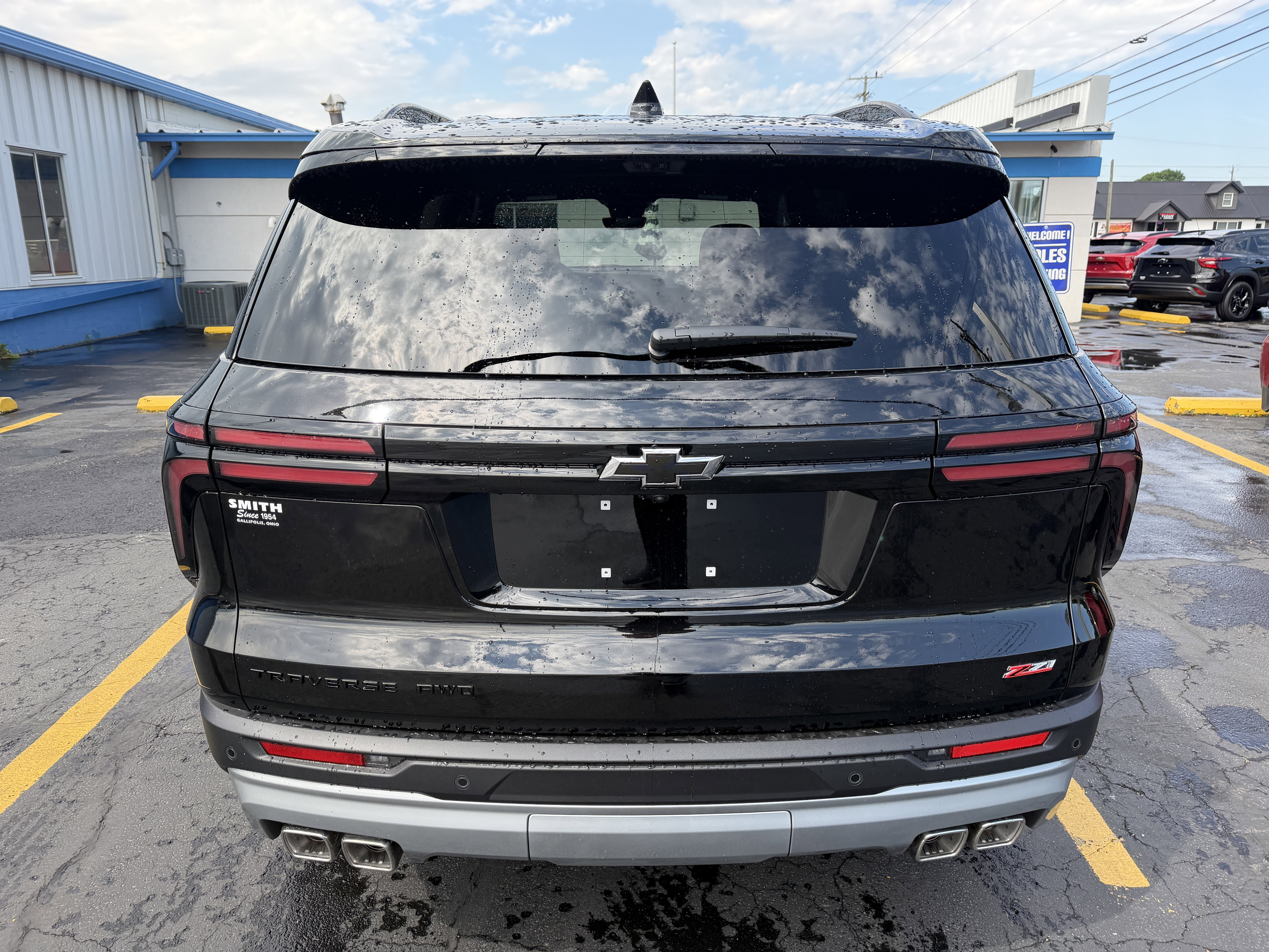 New 2026 Chevrolet Traverse Z71 w/ Enhanced Driving Package AWD/4WD image 8
