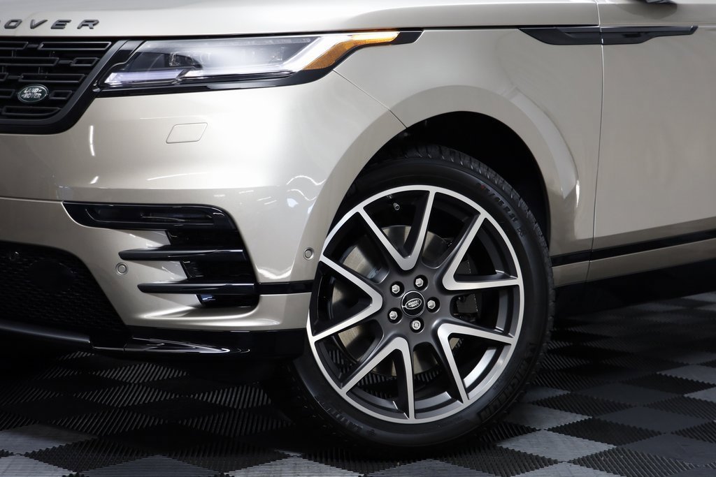 New 2026 Land Rover Range Rover Velar Dynamic SE image 3