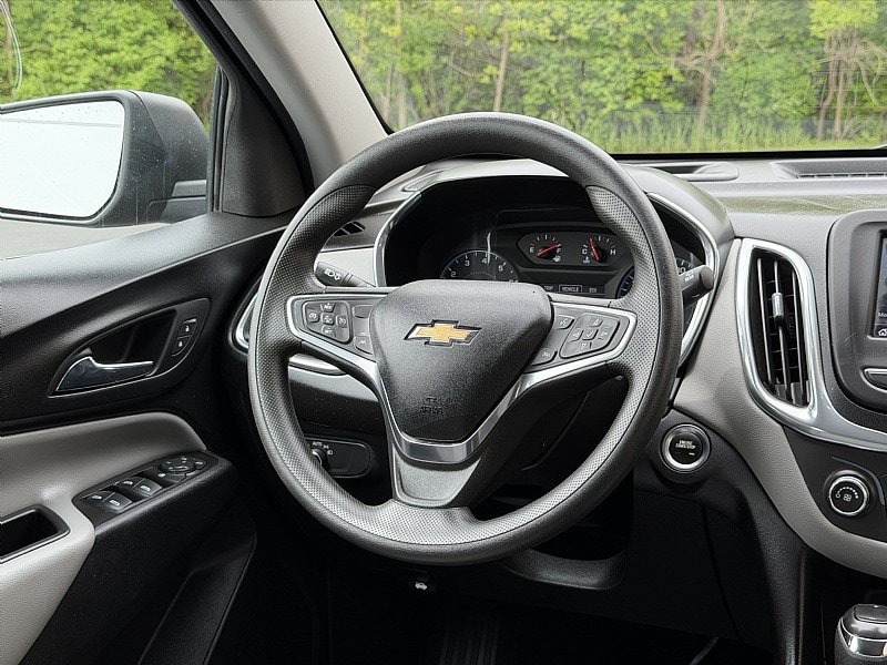 Used 2020 Chevrolet Equinox LS w/ LS Convenience Package FWD image 12