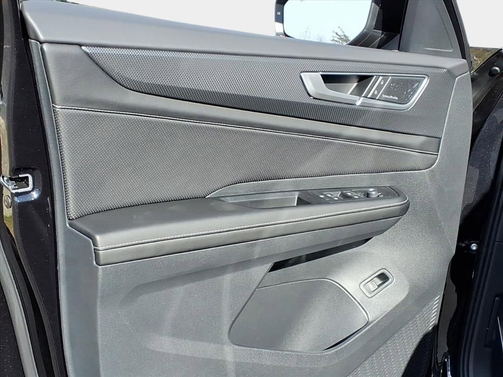 New 2026 Volkswagen Atlas Cross Sport SEL Premium R-Line AWD/4WD image 7