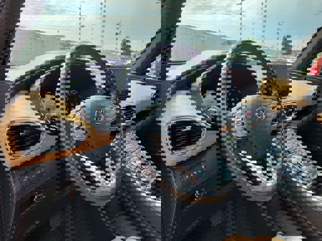 Used 2022 Hyundai Santa Fe Calligraphy image 22