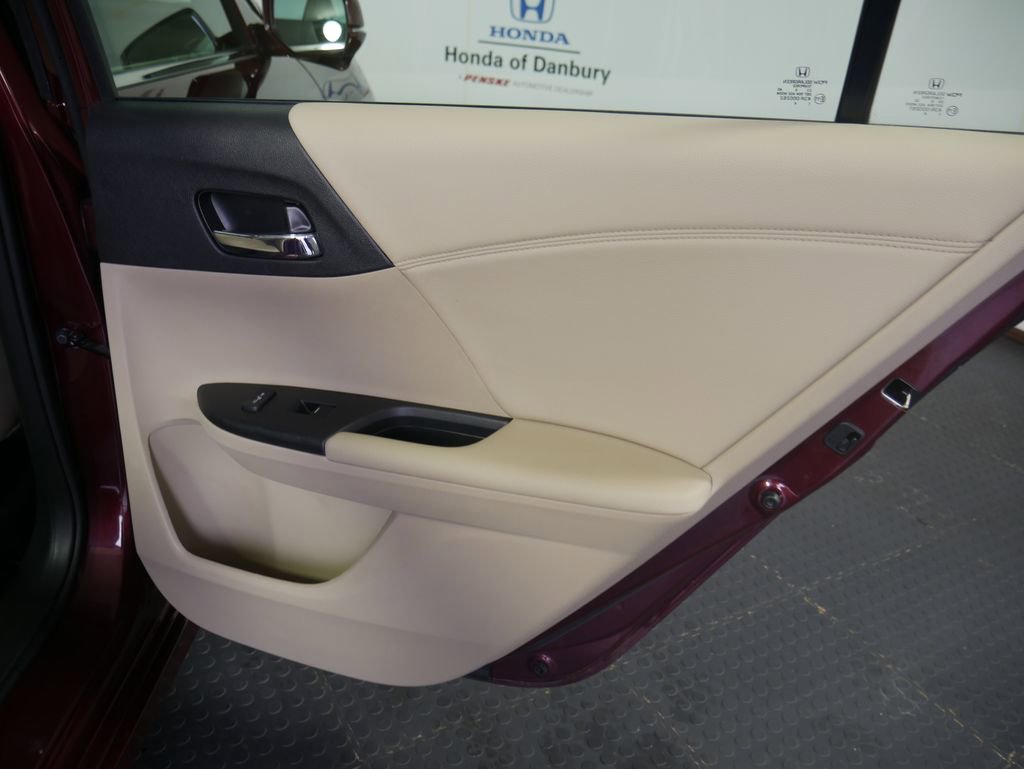 Used 2016 Honda Accord Touring image 8