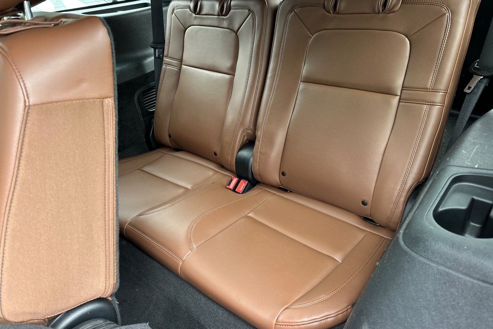 Used 2023 Lincoln Aviator Reserve w/ Equipment Group 201A RWD image 17