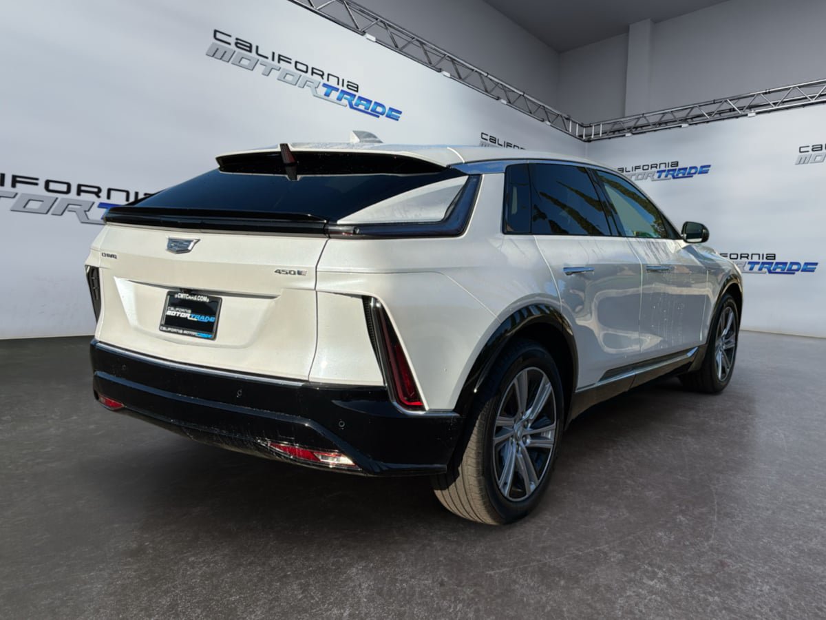 Used 2024 Cadillac Lyriq Tech RWD image 5