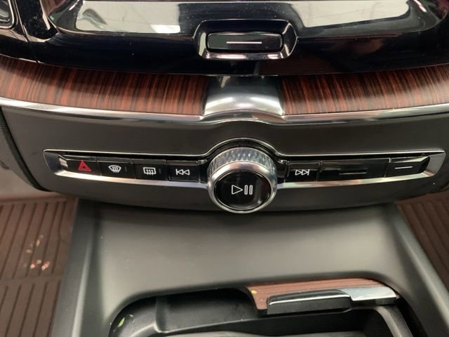 Certified 2024 Volvo XC60 B5 Plus w/ Climate Package image 16