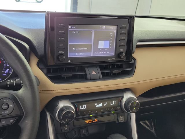 Used 2020 Toyota RAV4 XLE w/ Convenience Package FWD image 29