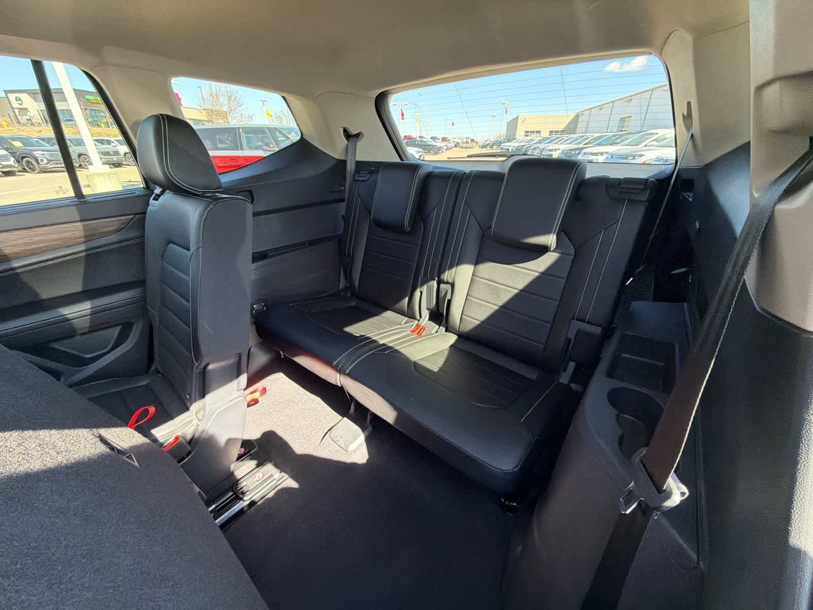 Used 2025 Volkswagen Atlas SEL AWD/4WD image 14