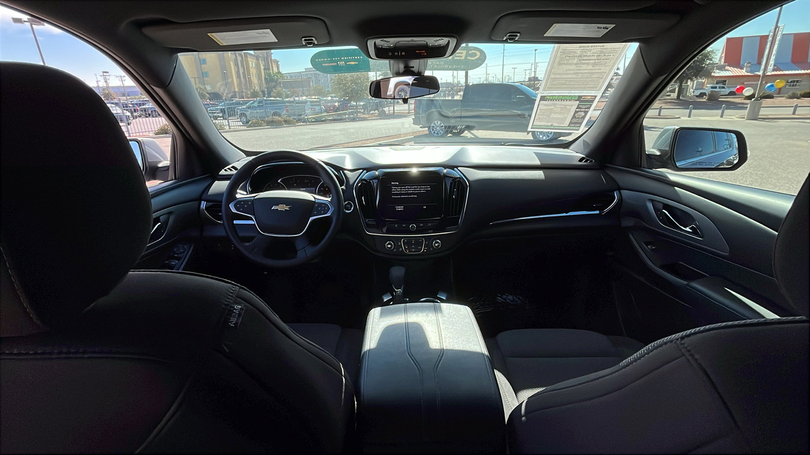 Used 2023 Chevrolet Traverse LT image 25