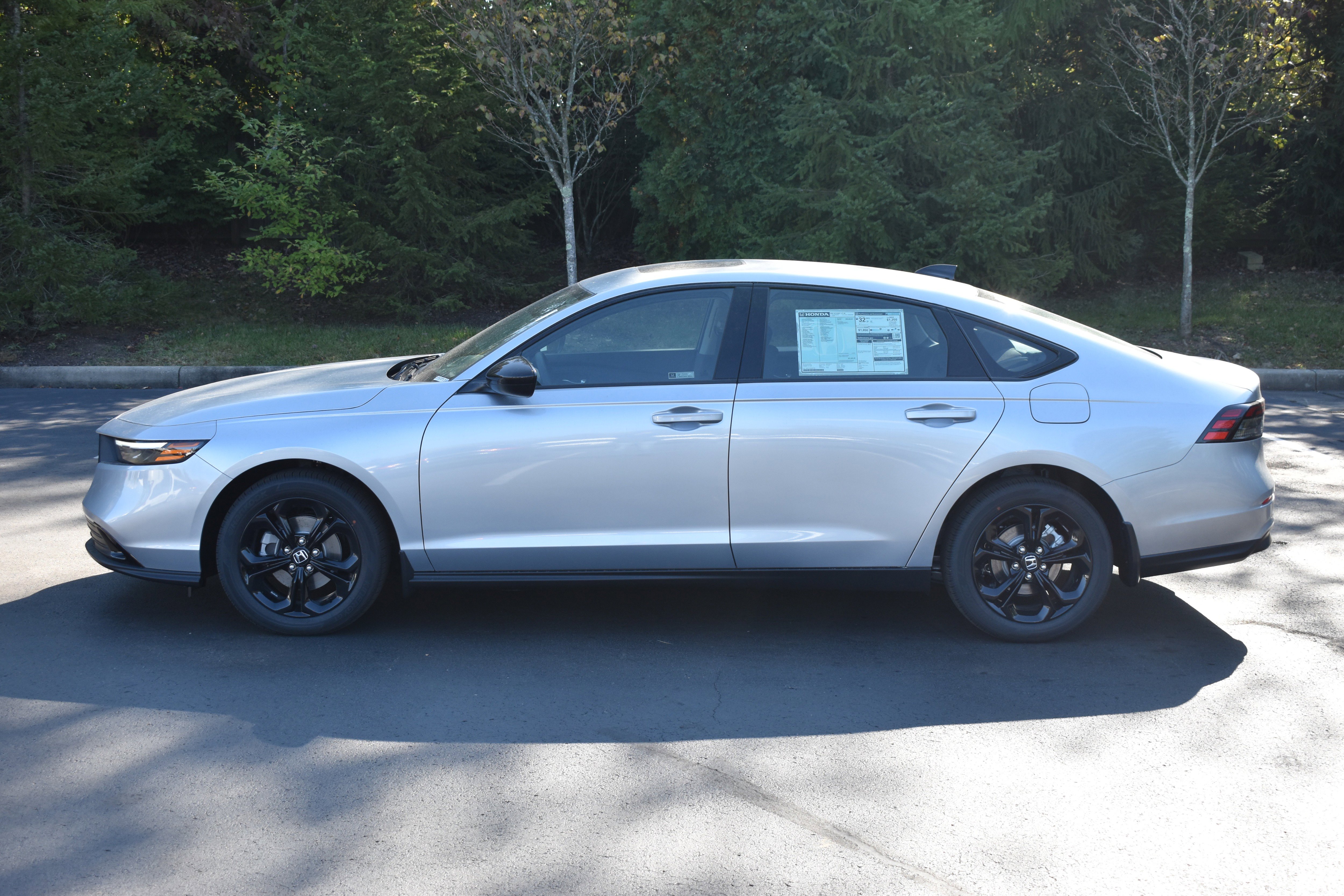 New 2025 Honda Accord SE image 4