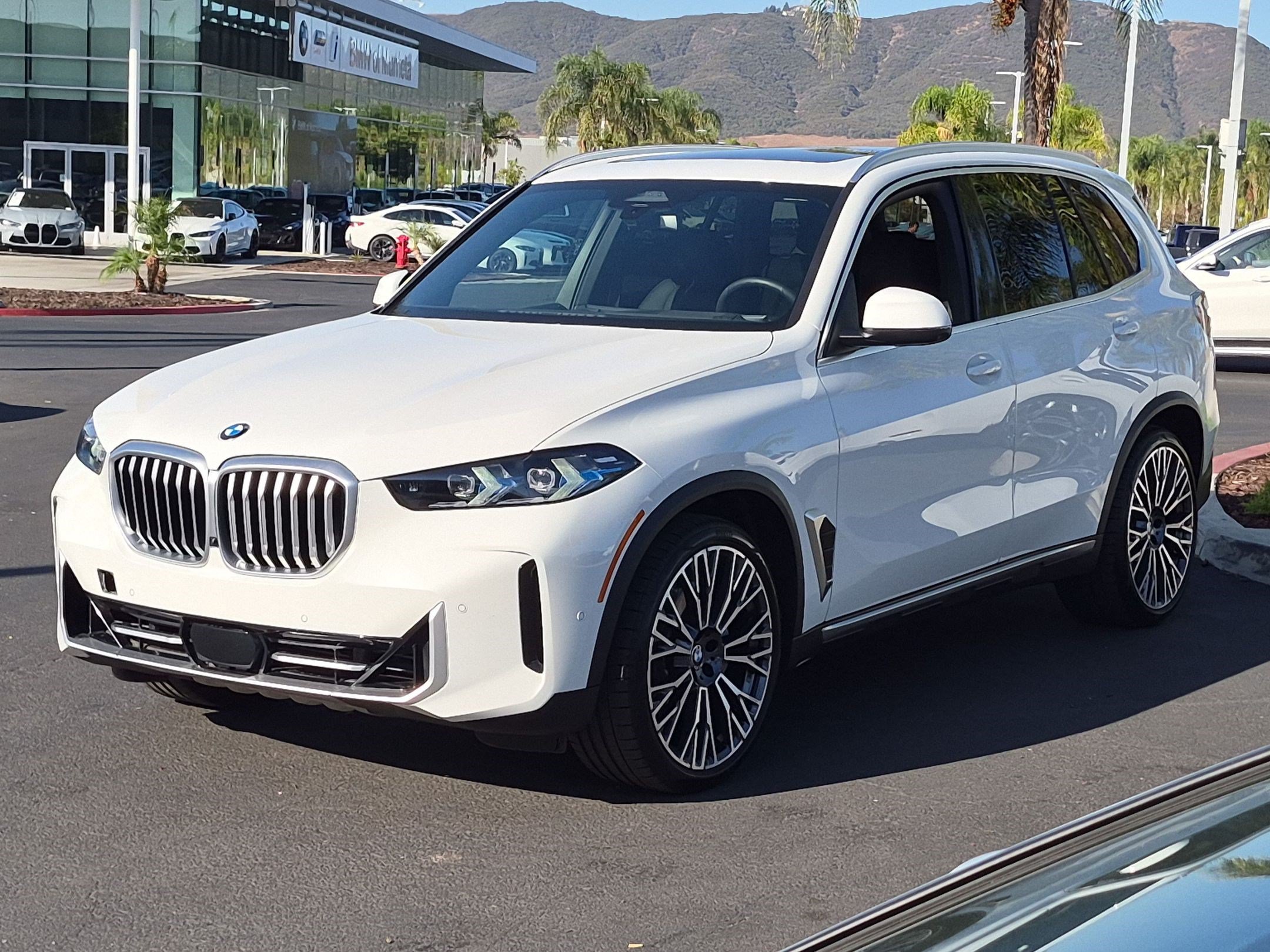 Used 2026 BMW X5 xDrive40i w/ Premium Package AWD/4WD image 5