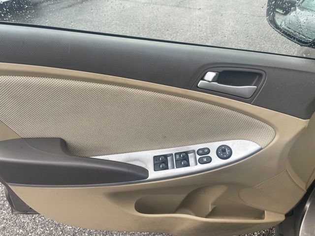 Used 2013 Hyundai Accent GLS FWD image 10