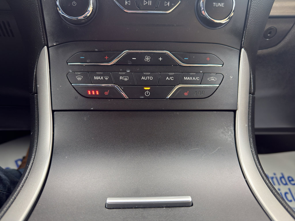 Used 2020 Ford Edge SEL FWD image 21