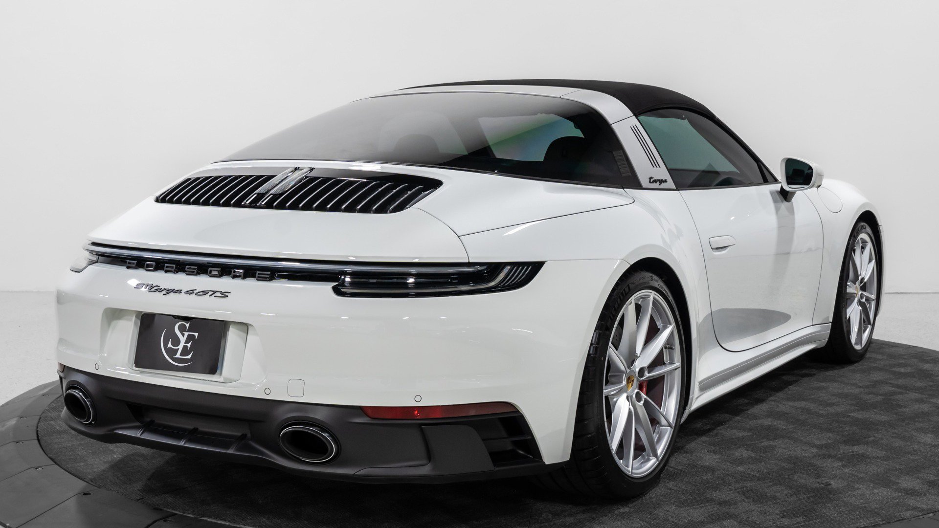 Used 2024 Porsche 911 Targa 4 GTS image 19