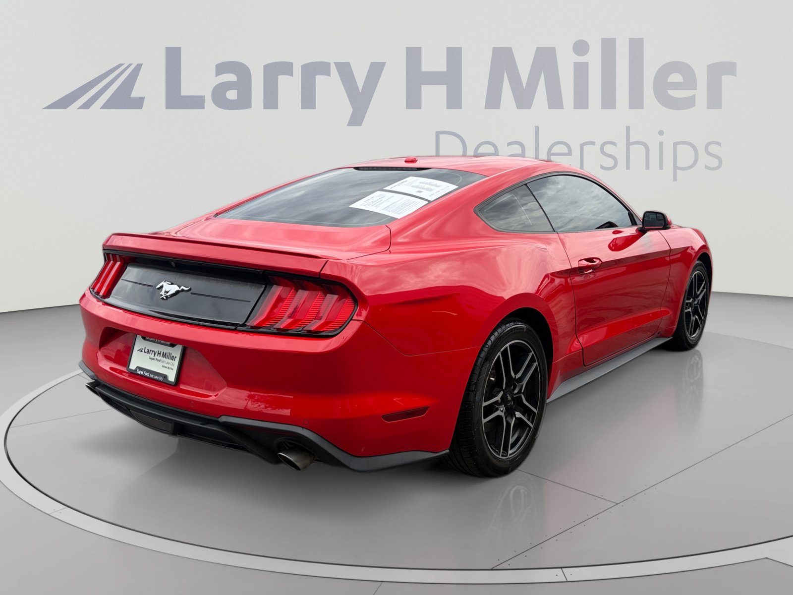 Used 2020 Ford Mustang Premium RWD image 5