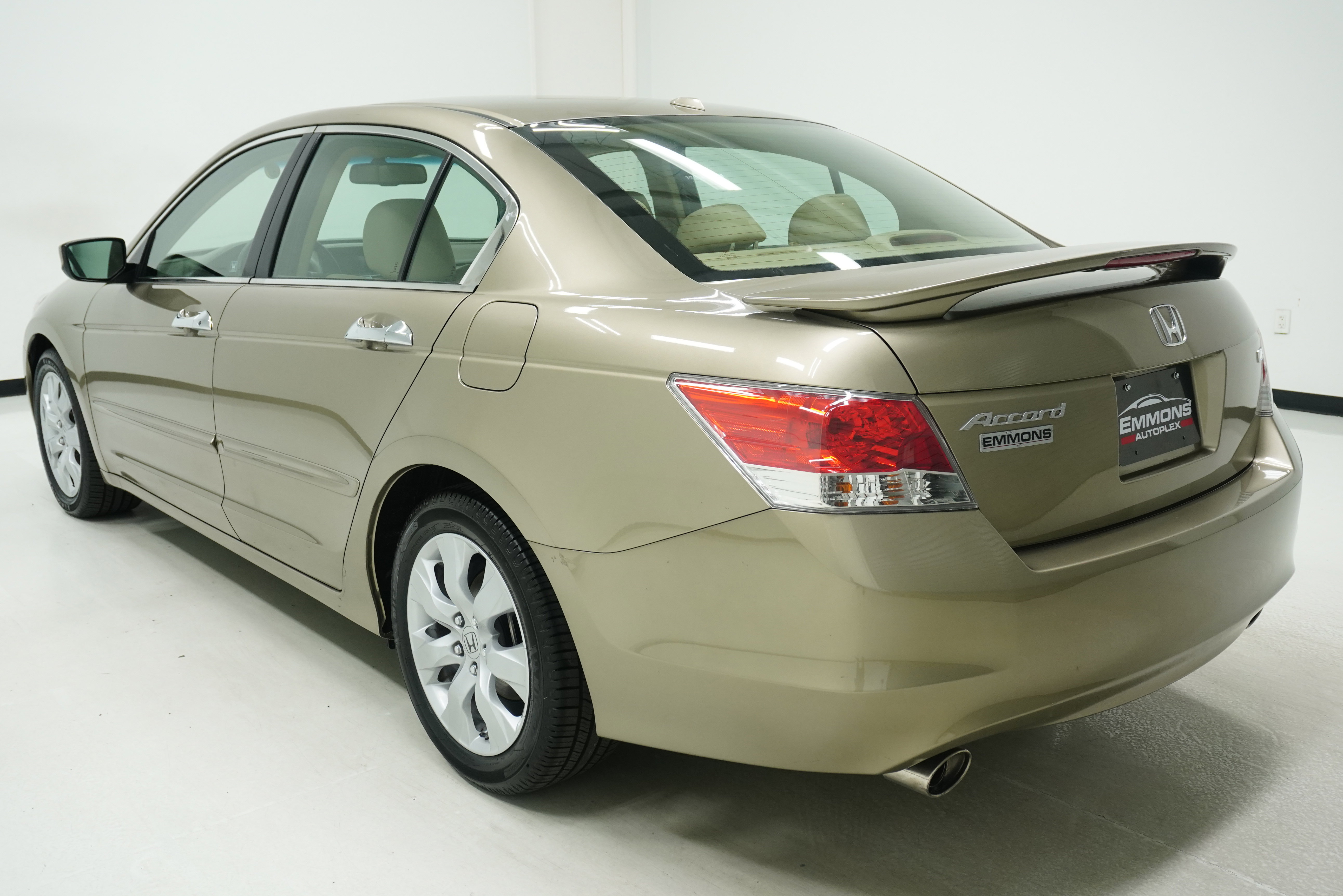 Used 2010 Honda Accord EX-L image 5