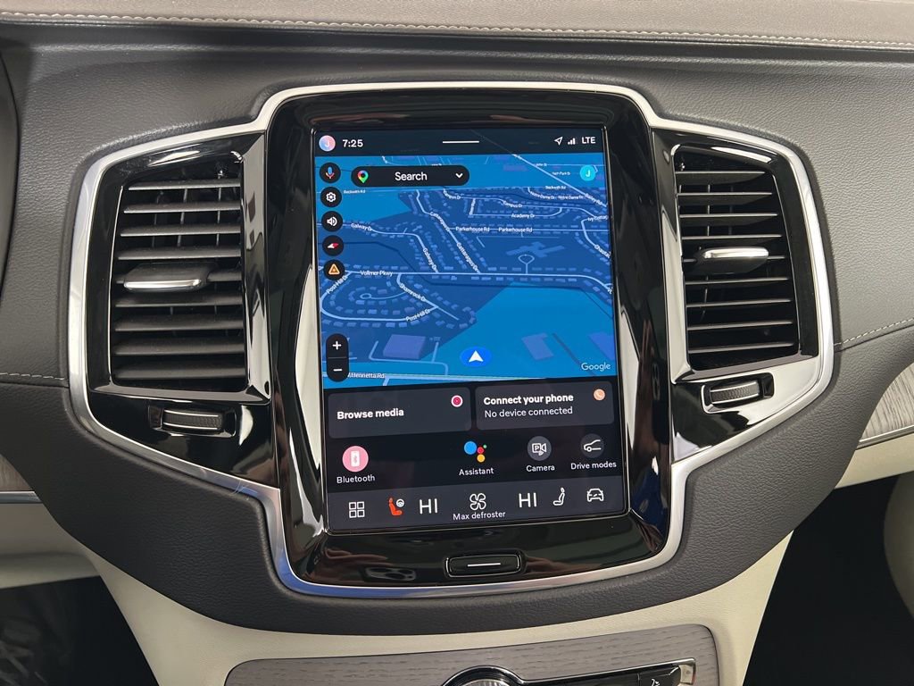 Used 2025 Volvo XC90 B6 Ultra w/ Protection Package image 12