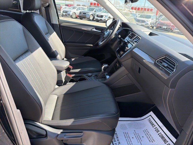 Used 2022 Volkswagen Tiguan SE image 18