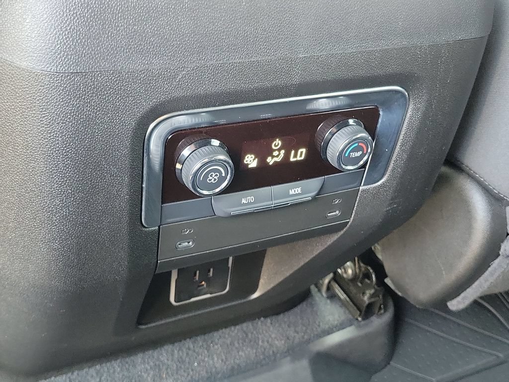 Used 2025 Chevrolet Tahoe LS RWD image 21