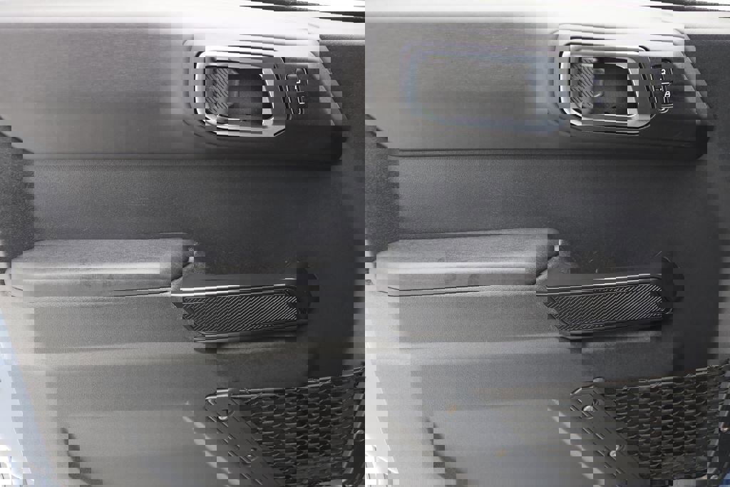 Used 2025 Ford Bronco Outer Banks image 15