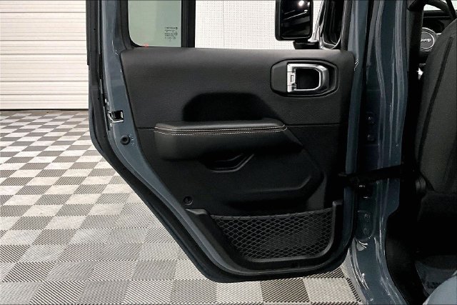Used 2026 Jeep Wrangler Unlimited Sahara AWD/4WD image 23