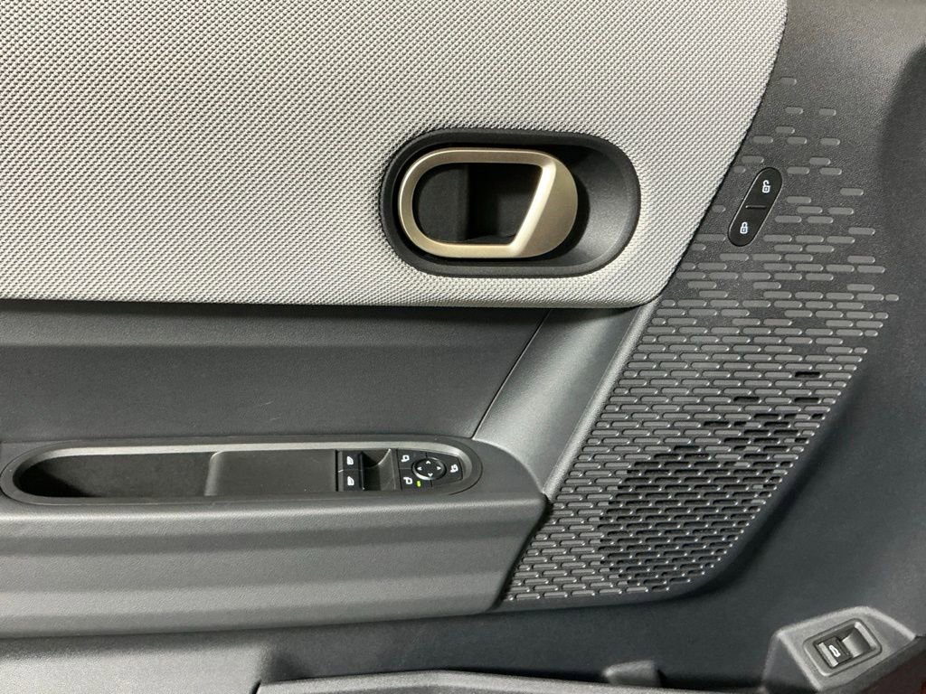 Certified 2025 MINI Cooper 2-Door Hardtop FWD image 16