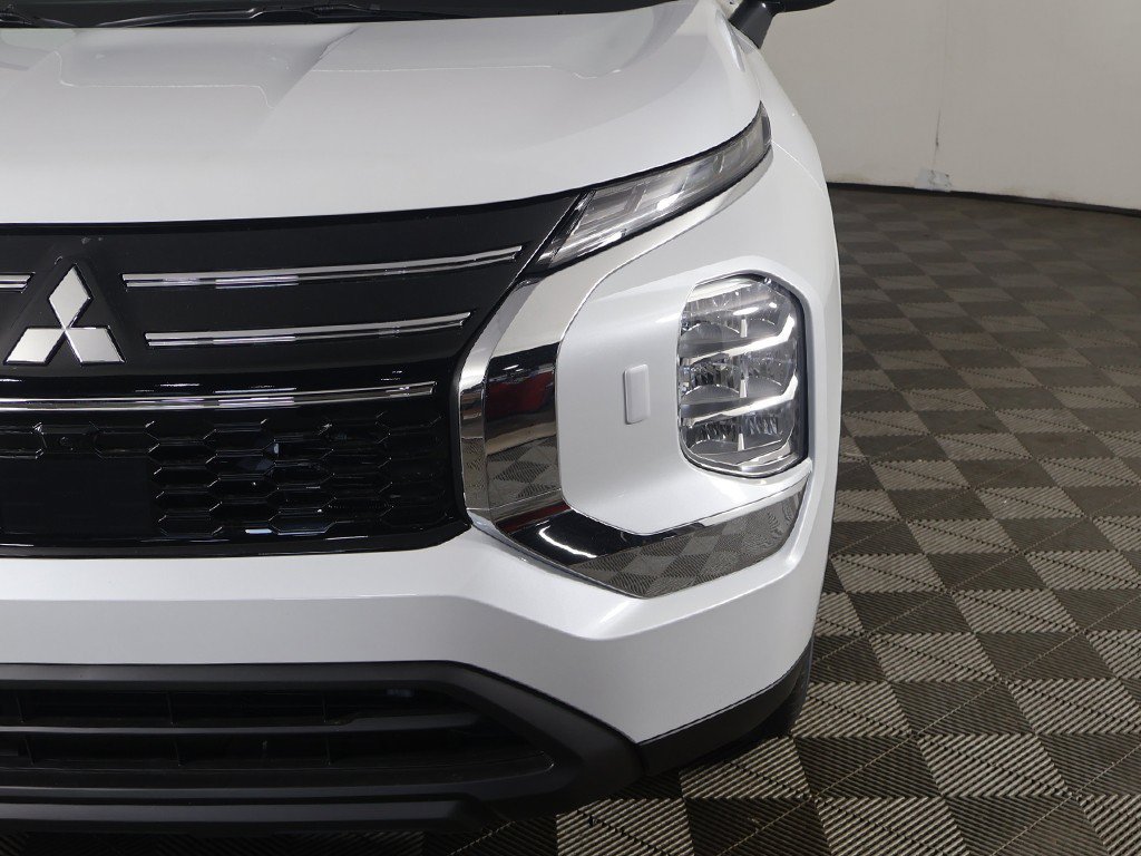 New 2026 Mitsubishi Outlander ES AWD/4WD image 14