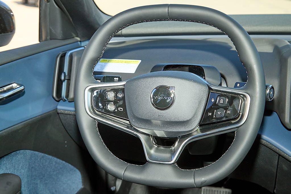 New 2026 Volvo EX30 Ultra w/ Protection Package Premier image 19