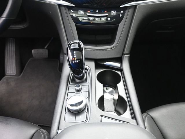 Used 2023 Cadillac XT6 Premium Luxury image 13