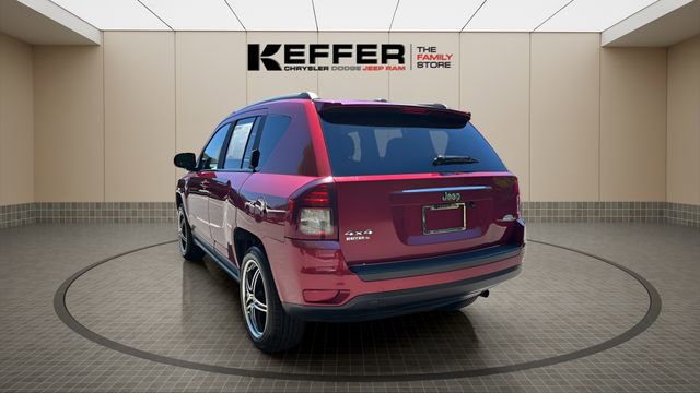 Used 2016 Jeep Compass Latitude AWD/4WD image 3
