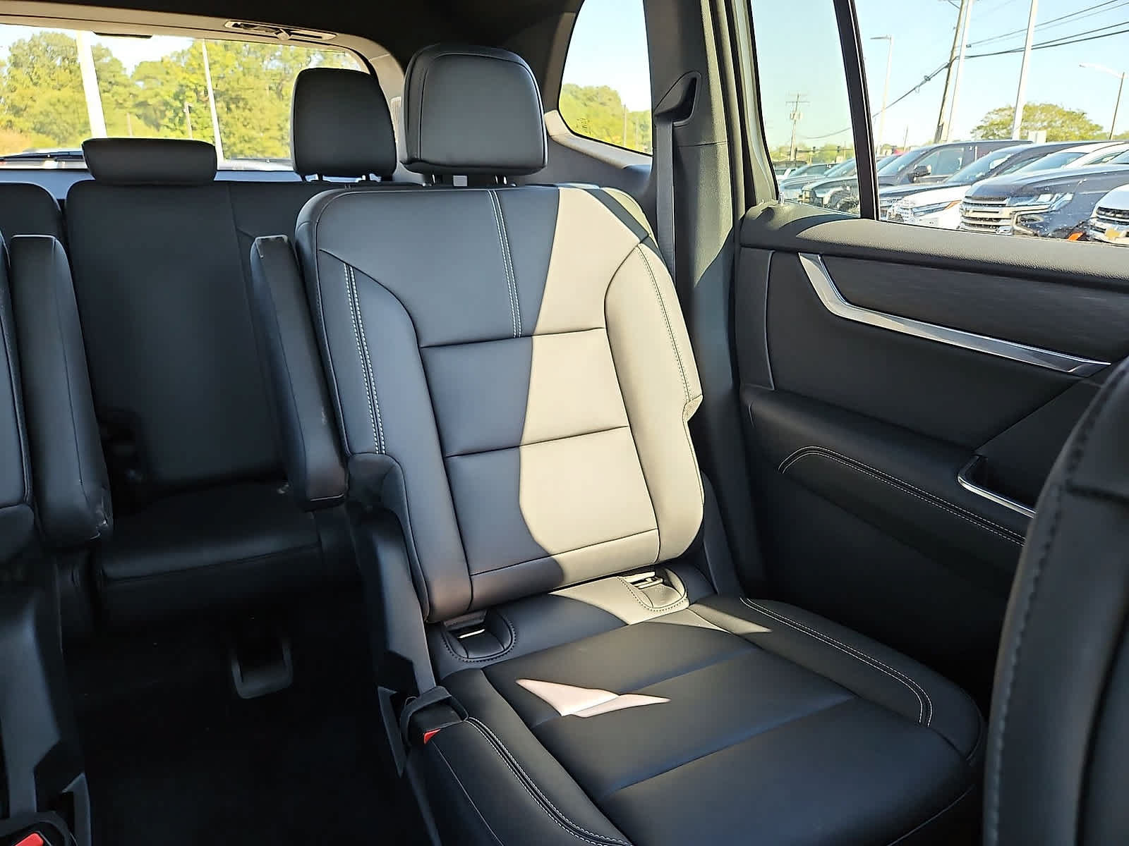 Used 2026 GMC Acadia Elevation w/ Elevation Premium Package FWD image 15