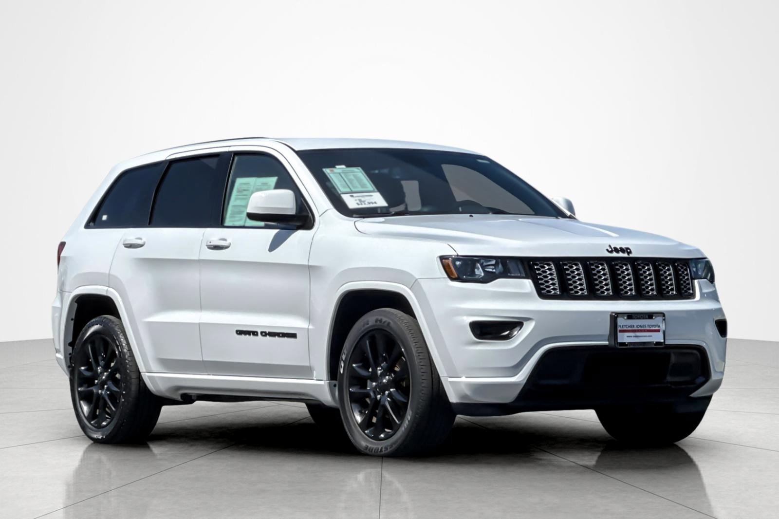 Used 2020 Jeep Grand Cherokee Altitude RWD image 7