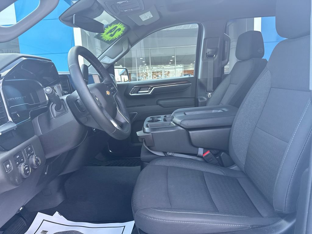 Used 2024 Chevrolet Silverado 1500 LT image 11