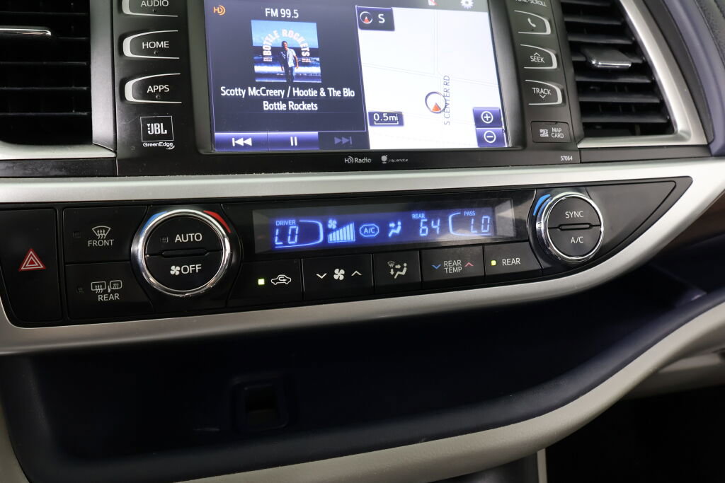 Used 2015 Toyota Highlander Limited image 39