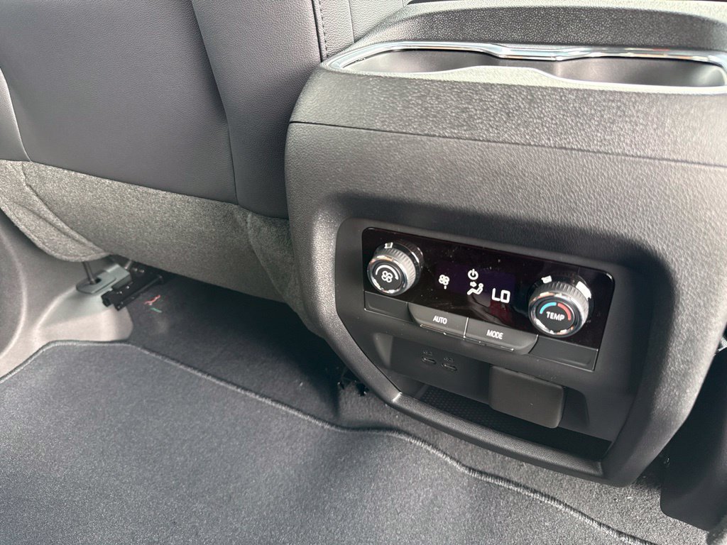 New 2027 Chevrolet Traverse Z71 w/ Enhanced Driving Package AWD/4WD image 19