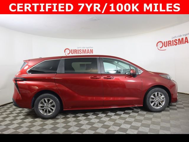 Used 2024 Toyota Sienna LE image 8