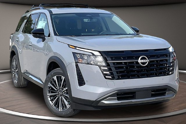 New 2026 Nissan Pathfinder Platinum w/ Lighting Package FWD image 2