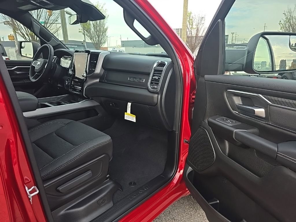 New 2026 RAM 1500 4x4 Crew Cab image 19
