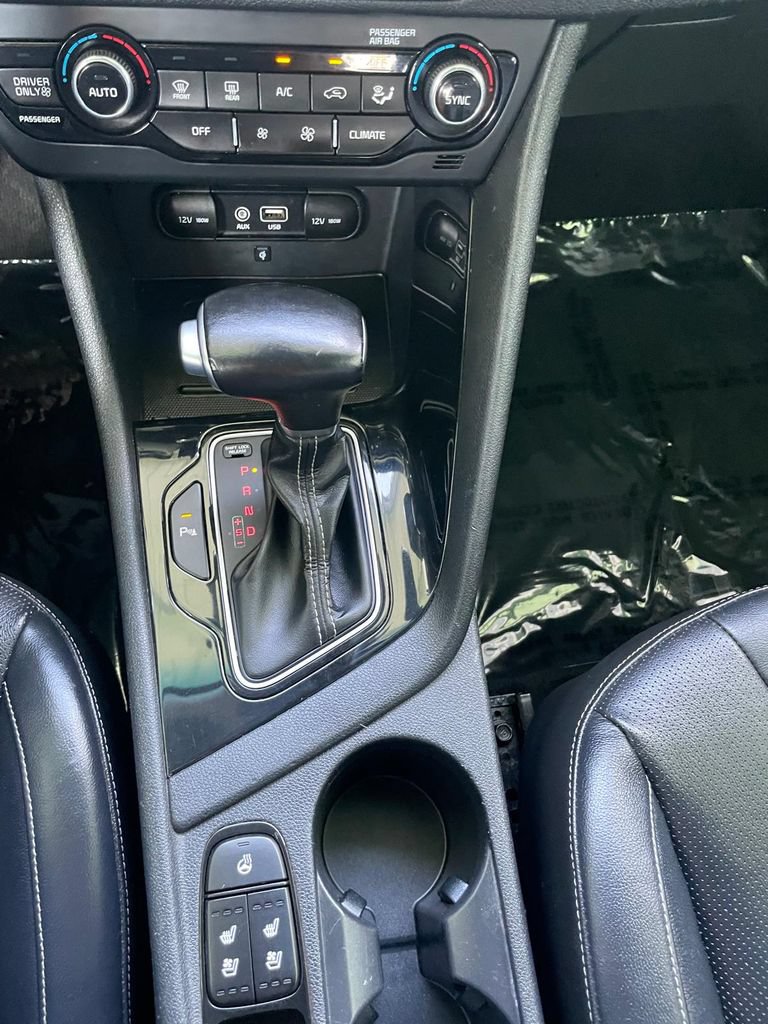 Used 2019 Kia Niro Touring FWD image 7