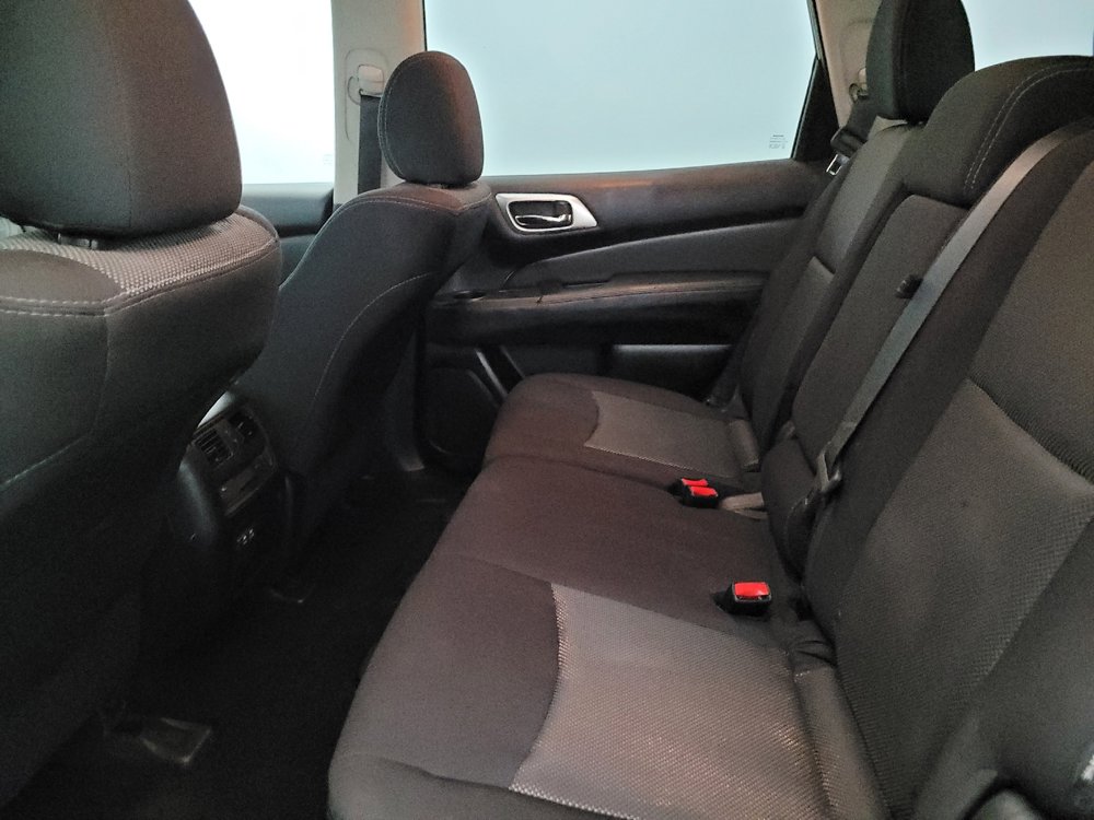 Used 2019 Nissan Pathfinder S AWD/4WD image 18