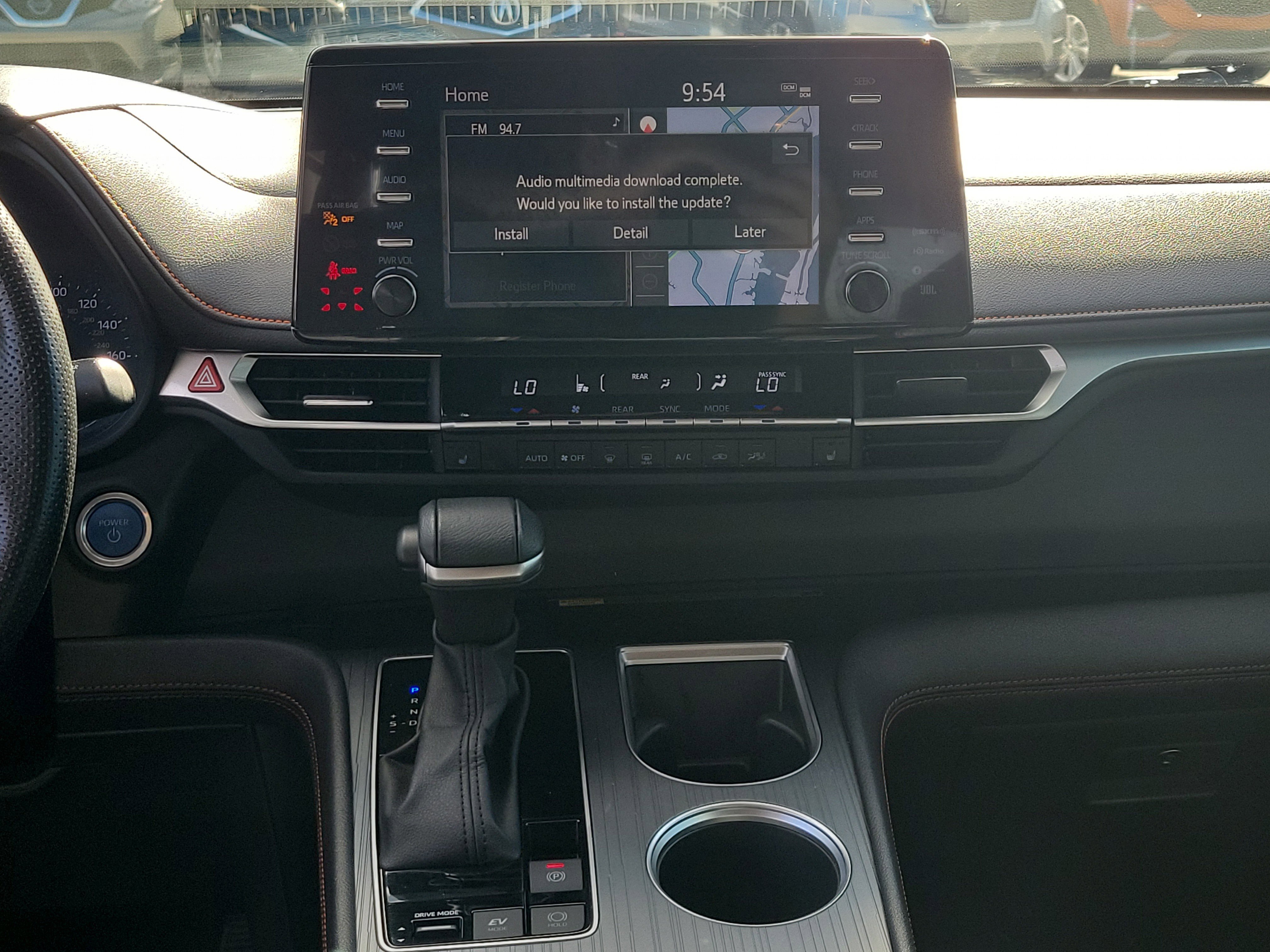 Used 2023 Toyota Sienna XSE w/ XSE Plus Package image 22