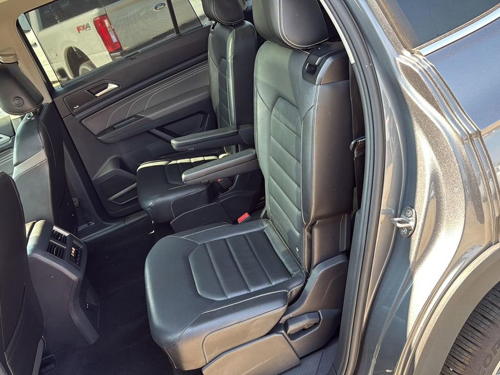 Used 2022 Volkswagen Atlas SEL Premium image 15
