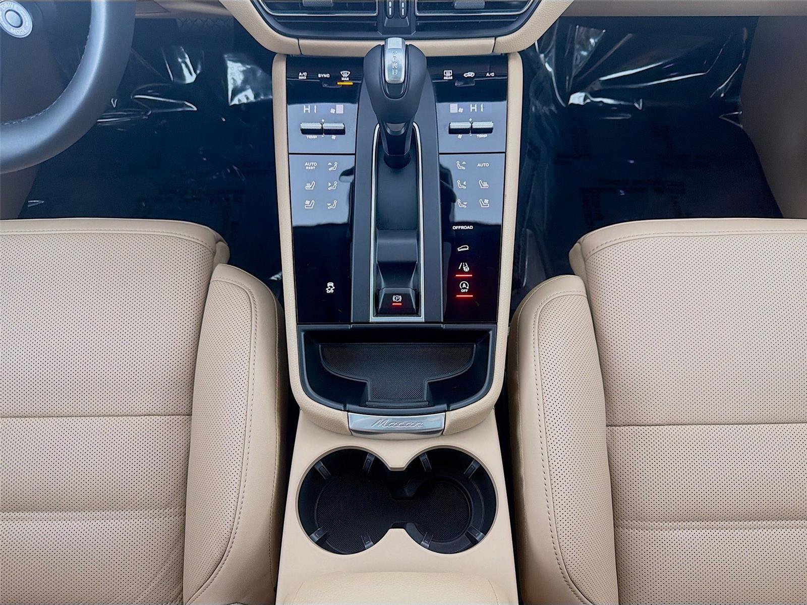 Certified 2025 Porsche Macan image 20