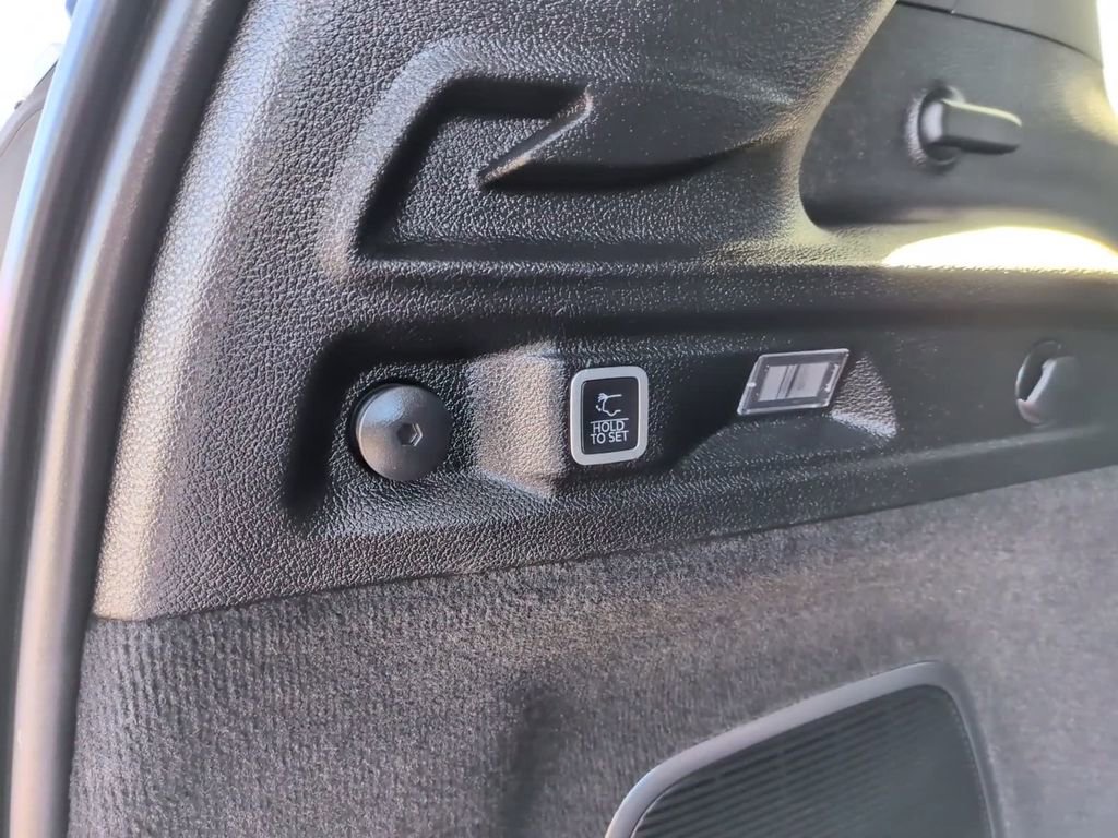 Used 2023 Jeep Grand Cherokee L Overland w/ MOPAR Finishing Package AWD/4WD image 19