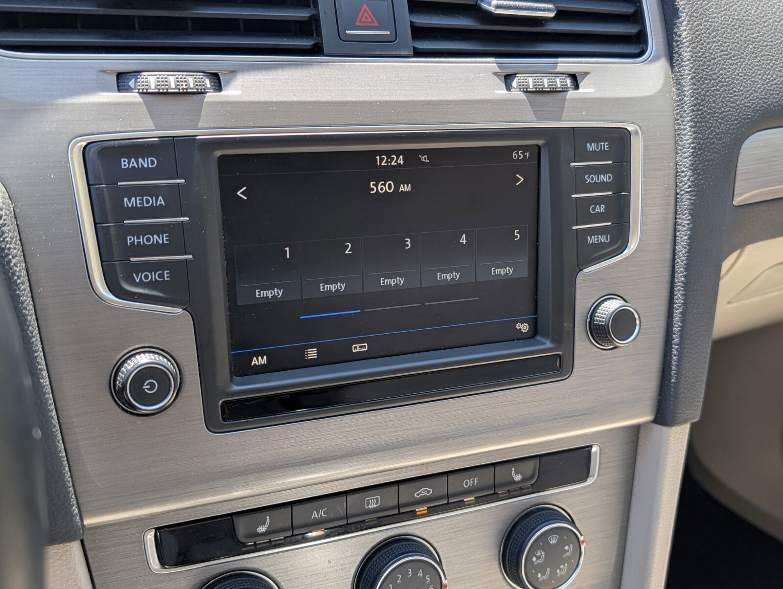 Used 2017 Volkswagen Golf Wolfsburg Edition image 25