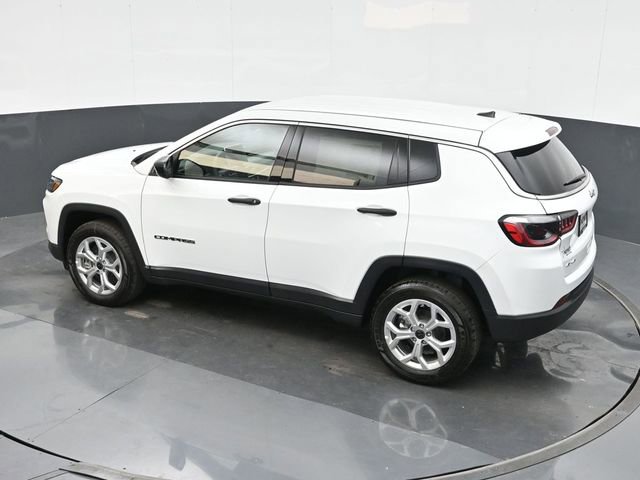 Used 2025 Jeep Compass Sport image 26